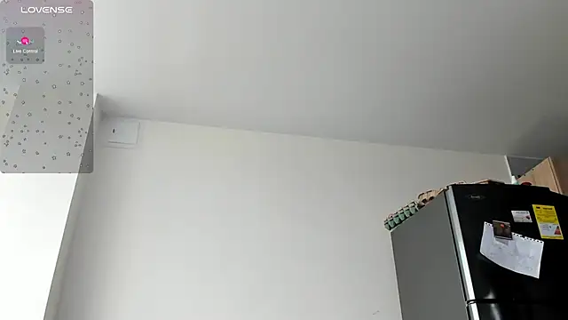 Snapshot of emmadiaz1 chatting on 12/12/24, 06:10 emmadiaz1 online show from 12/12/24, 06:10