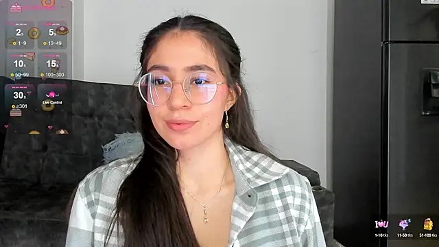 Snapshot of emmadiaz1 chatting on 12/31/24, 03:12 emmadiaz1 online show from 12/31/24, 03:12