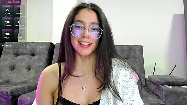 emmadiaz1 online show from 12/15/25, 03:11