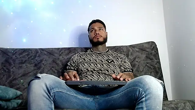 Snapshot of Exotic_tatto27121 chatting on 12/30/24, 07:15 Exotic tatto27121 online show from 12/30/24, 07:15