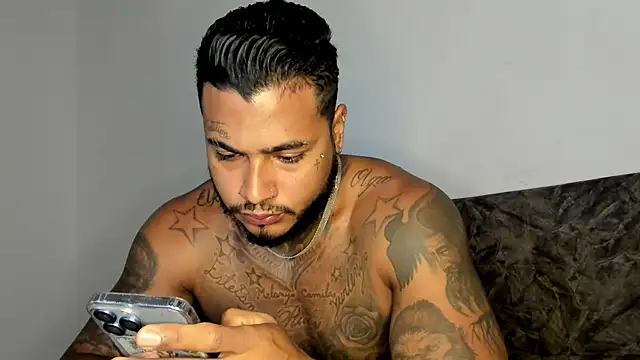 Snapshot of Exotic_tatto27121 chatting on 10/29/25, 06:09 Exotic tatto27121 online show from 10/29/25, 06:09