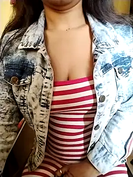 Snapshot of Sweetlovve@xh chatting on 02/07/25, 04:48 Sweetlovvexh online show from 02/07/25, 04:48