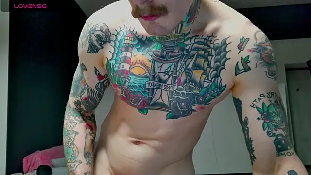 Snapshot of white_King9999 chatting on 11/13/25, 03:55 white King9999 online show from 11/13/25, 03:55