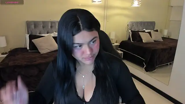  Dulcinea 1 online show from 10/13/25, 10:37