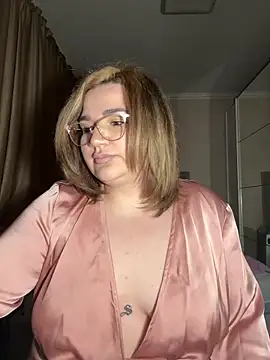 Leya  Droit online show from 02/15/25, 08:22