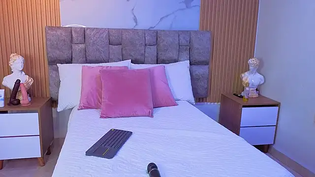 Snapshot of Khalifa_fletcher chatting on 11/21/25, 01:04 Khalifa fletcher online show from 11/21/25, 01:04