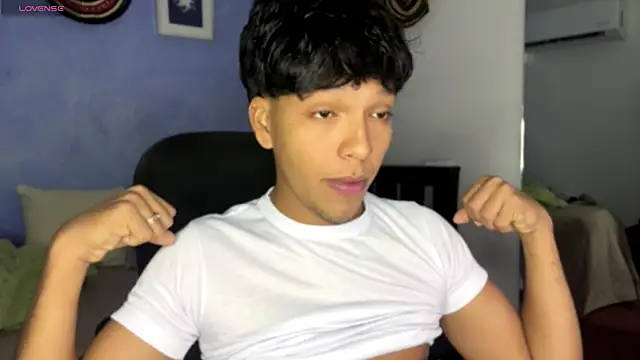 Snapshot of Xander_bonnet1 chatting on 09/16/25, 12:17 Xander bonnet1 online show from 09/16/25, 12:17