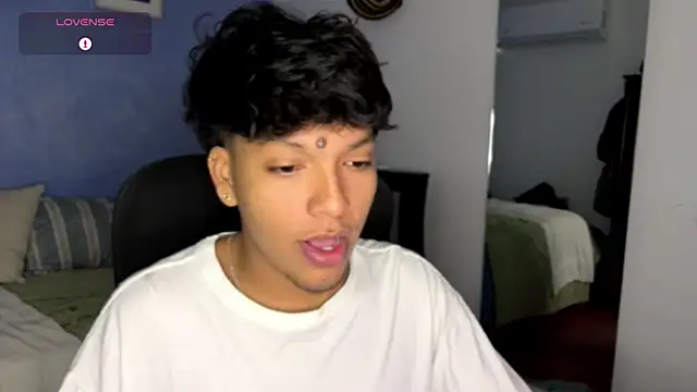 Snapshot of Xander_bonnet1 chatting on 09/18/25, 11:12 Xander bonnet1 online show from 09/18/25, 11:12