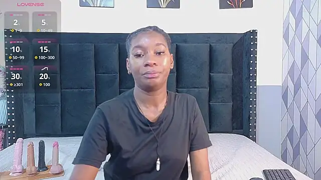 Snapshot of petitelittleebony chatting on 07/16/26, 02:28 petitelittleebony online show from 07/16/26, 02:28