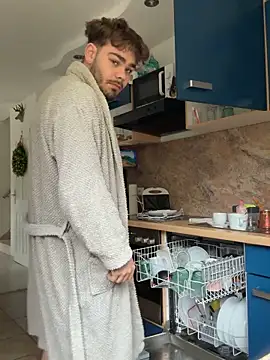 Snapshot of JuNIs_ chatting on 10/20/25, 09:54 JuNIs online show from 10/20/25, 09:54