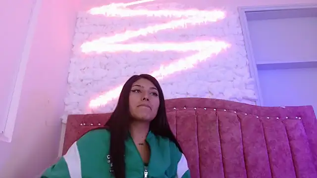 SarahStones online show from 01/30/25, 03:11