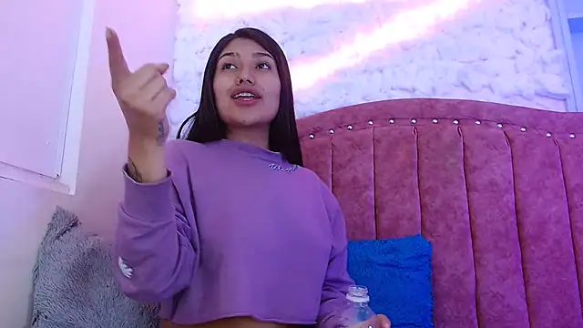 SarahStones online show from 01/31/25, 02:48