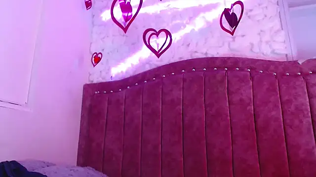 SarahStones online show from 02/15/25, 08:00