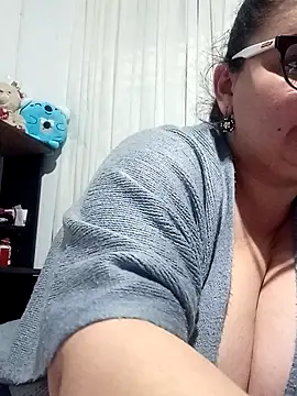 Snapshot of Madisonpalacio chatting on 02/06/25, 02:11 Madisonpalacio online show from 02/06/25, 02:11