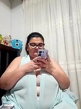 Snapshot of Madisonpalacio chatting on 02/25/25, 02:03 Madisonpalacio online show from 02/25/25, 02:03