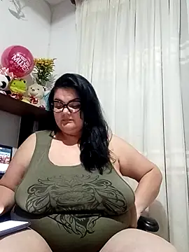 Snapshot of Madisonpalacio chatting on 03/13/25, 02:38 Madisonpalacio online show from 03/13/25, 02:38