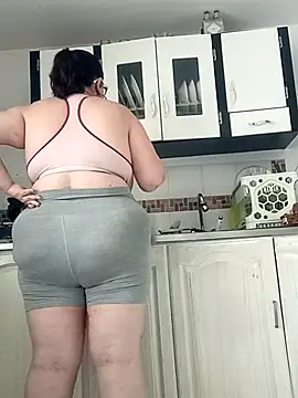 Snapshot of Madisonpalacio chatting on 10/20/25, 01:11 Madisonpalacio online show from 10/20/25, 01:11