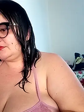 Snapshot of Madisonpalacio chatting on 12/15/25, 03:27 Madisonpalacio online show from 12/15/25, 03:27