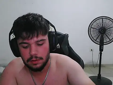 Snapshot of tubabymaldito0 chatting on 11/26/25, 01:50 tubabymaldito0 online show from 11/26/25, 01:50