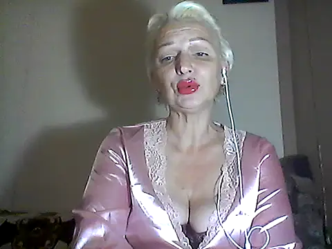 Snapshot of MaryJane441 chatting on 10/25/25, 08:03 MaryJane441 online show from 10/25/25, 08:03