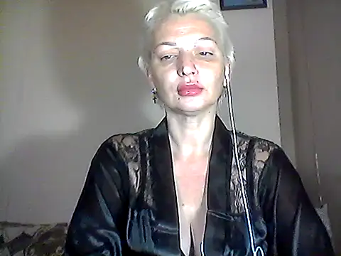 Snapshot of MaryJane441 chatting on 11/11/25, 08:25 MaryJane441 online show from 11/11/25, 08:25