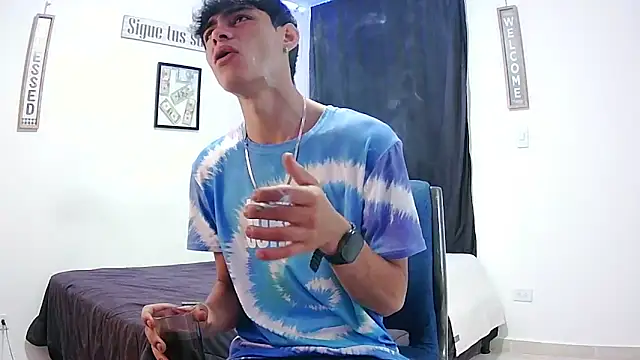 Snapshot of harrytomson_1 chatting on 11/06/25, 10:38 harrytomson 1 online show from 11/06/25, 10:38