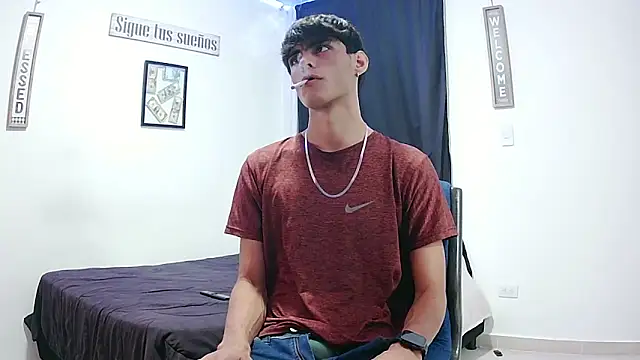 Snapshot of harrytomson_1 chatting on 11/10/25, 01:15 harrytomson 1 online show from 11/10/25, 01:15