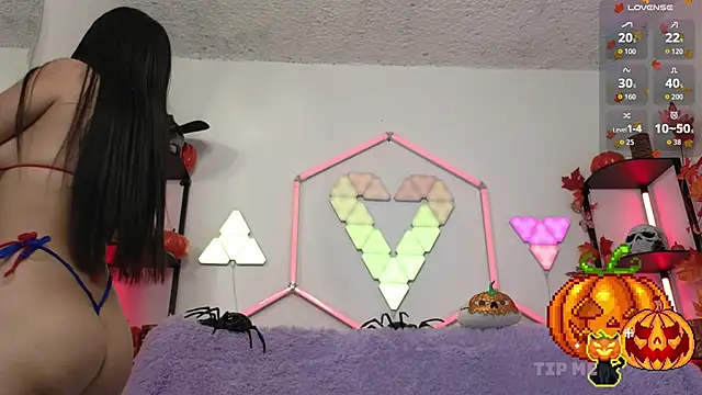 littlevixen18 online show from 10/28/25, 01:47