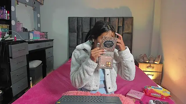 Snapshot of Nalaa_Sc chatting on 11/29/25, 03:09 Nalaa Sc online show from 11/29/25, 03:09