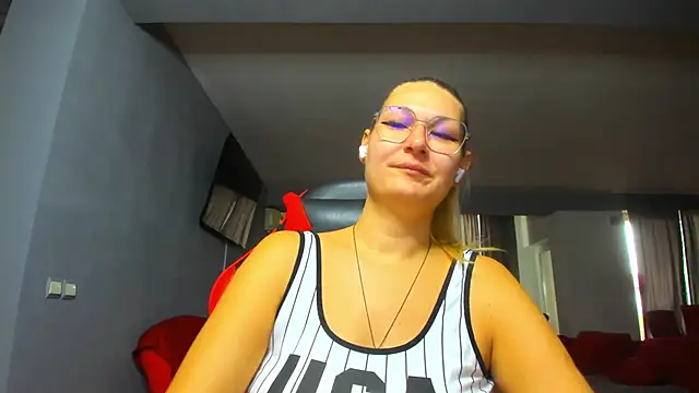 sugar mayy online show from 11/11/25, 09:20