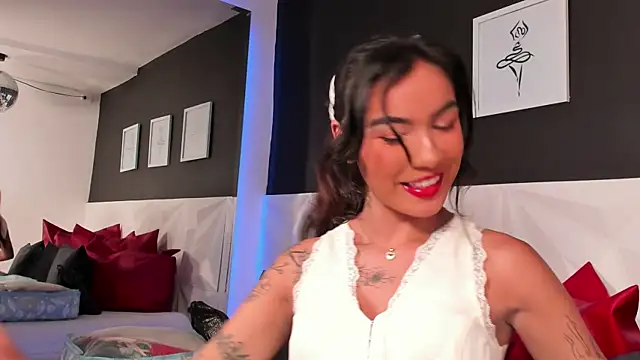 Snapshot of scarlet_castro chatting on 10/01/25, 04:35 scarlet castro online show from 10/01/25, 04:35