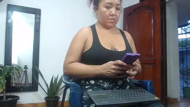 Snapshot of cougar_town chatting on 10/27/25, 10:36 cougar town online show from 10/27/25, 10:36