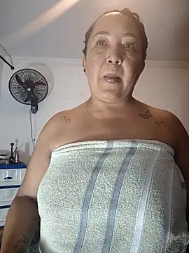 Snapshot of cougar_town chatting on 11/15/25, 05:27 cougar town online show from 11/15/25, 05:27