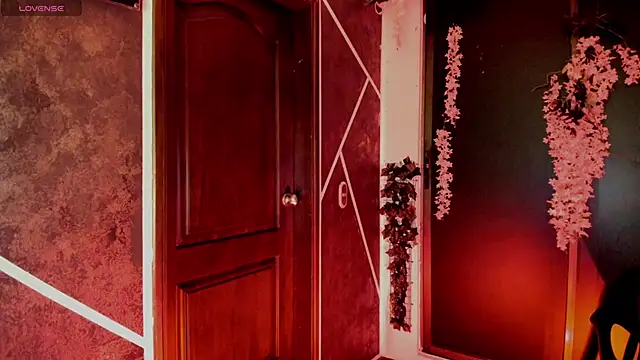 Snapshot of SexyNaf chatting on 11/06/25, 08:32 SexyNaf online show from 11/06/25, 08:32