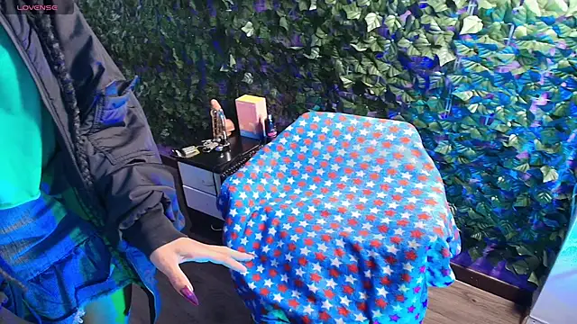 Snapshot of SexyNaf chatting on 11/25/25, 07:25 SexyNaf online show from 11/25/25, 07:25