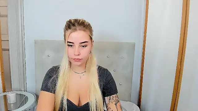 Snapshot of KristyHoney chatting on 03/09/25, 09:46 KristyHoney online show from 03/09/25, 09:46