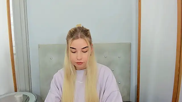 Snapshot of KristyHoney chatting on 03/17/25, 09:55 KristyHoney online show from 03/17/25, 09:55