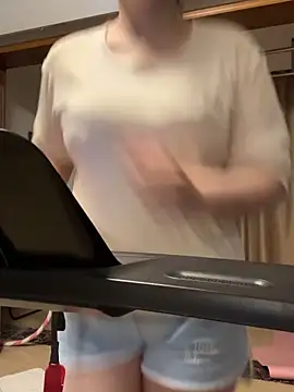 Snapshot of Tastemystrawberry chatting on 12/05/25, 11:41 Tastemystrawberry online show from 12/05/25, 11:41