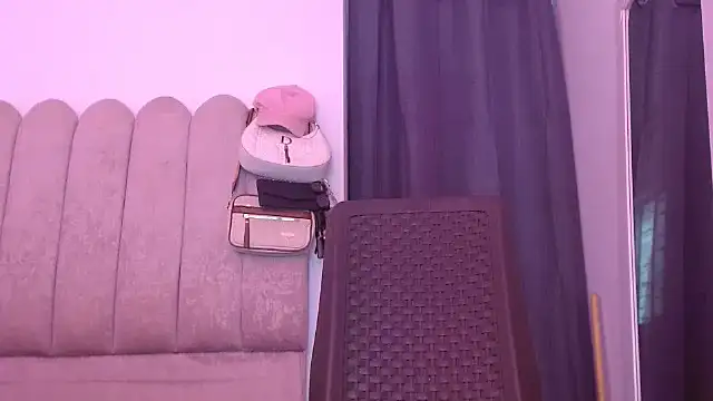 cristinamontiel online show from 08/08/26, 03:36