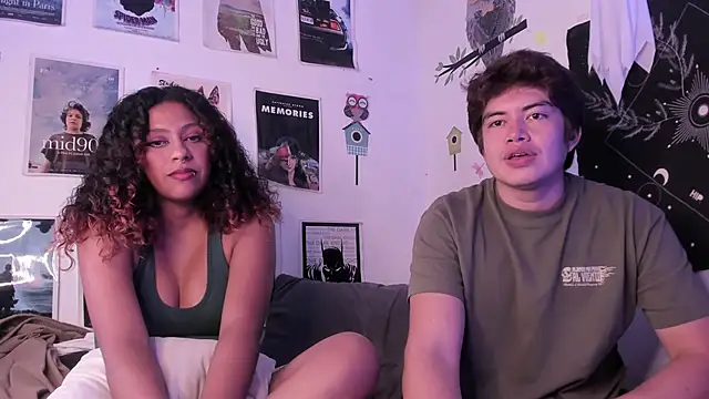 Snapshot of hothoneychile chatting on 03/07/25, 02:04 hothoneychile online show from 03/07/25, 02:04