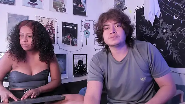 Snapshot of hothoneychile chatting on 09/19/25, 03:45 hothoneychile online show from 09/19/25, 03:45