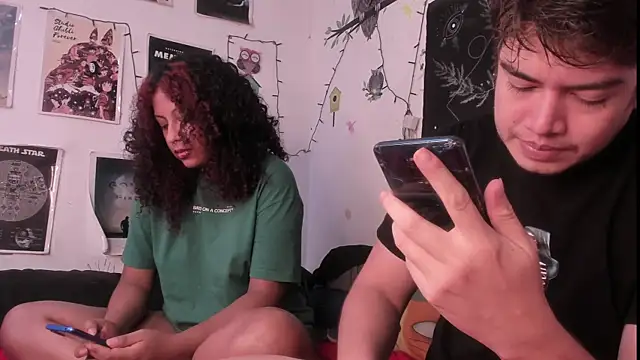 Snapshot of hothoneychile chatting on 11/04/25, 02:43 hothoneychile online show from 11/04/25, 02:43