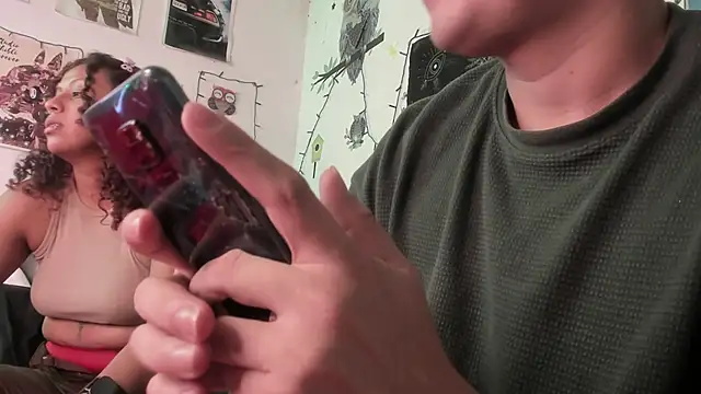 Snapshot of hothoneychile chatting on 11/08/25, 04:51 hothoneychile online show from 11/08/25, 04:51