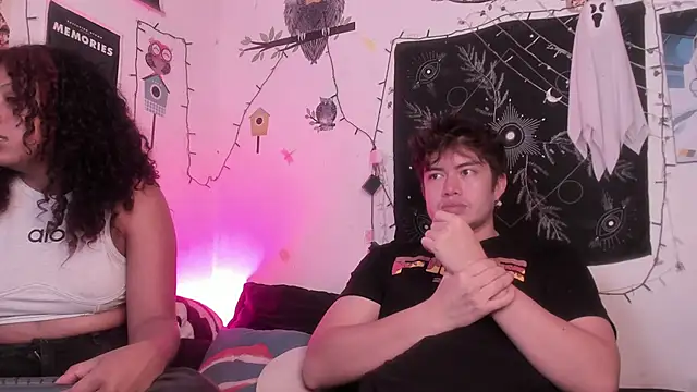 Snapshot of hothoneychile chatting on 11/25/25, 03:01 hothoneychile online show from 11/25/25, 03:01