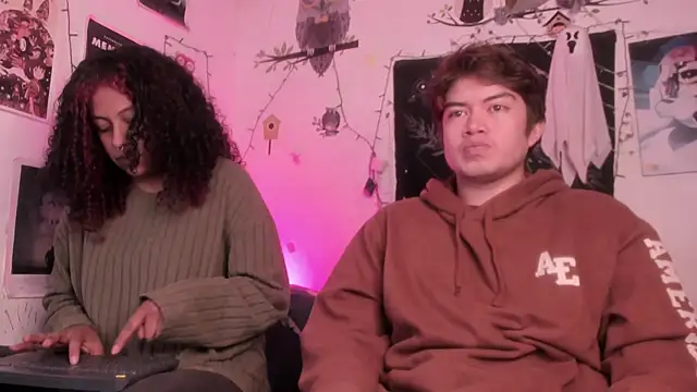 Snapshot of hothoneychile chatting on 12/20/25, 03:35 hothoneychile online show from 12/20/25, 03:35