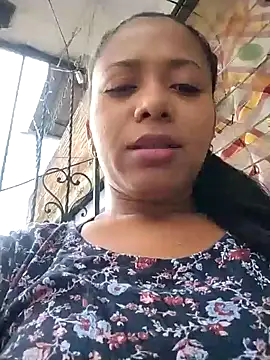 Snapshot of cindy_damm chatting on 12/20/24, 10:32 cindy damm online show from 12/20/24, 10:32