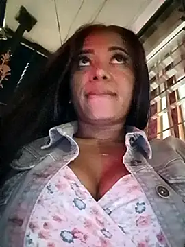Snapshot of cindy_damm chatting on 01/18/25, 12:13 cindy damm online show from 01/18/25, 12:13