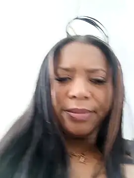 Snapshot of cindy_damm chatting on 10/14/25, 08:42 cindy damm online show from 10/14/25, 08:42