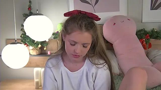 AshleyDouglas online show from 12/21/24, 01:32