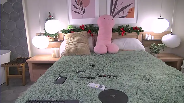 AshleyDouglas online show from 12/25/24, 04:12